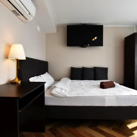 Dukes - Wita Stwosza Apartment *