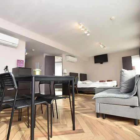 Dukes - Wita Stwosza Apartment